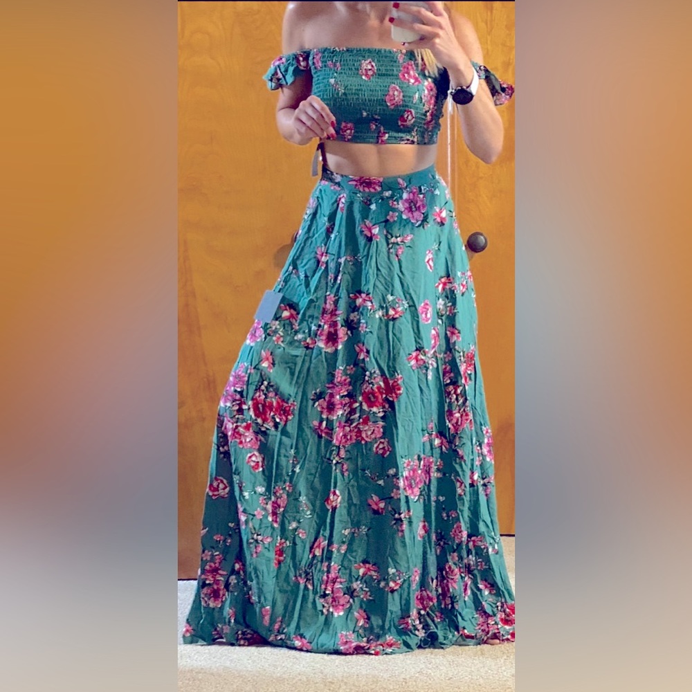 Flowery two piece crop top and long skirt